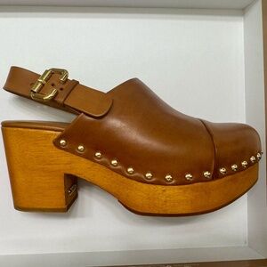 CHLOÉ Jeannette Leather Wedge Clogs in Brown Leather